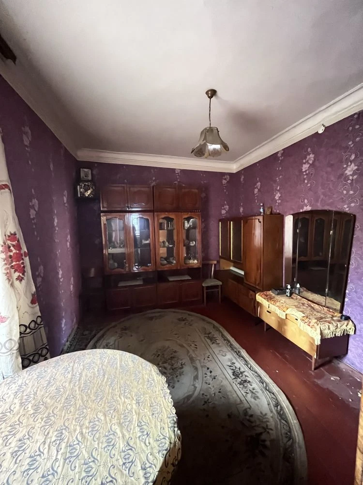 Продам дві частини будинку з окремим двором в центрі м. Біла
