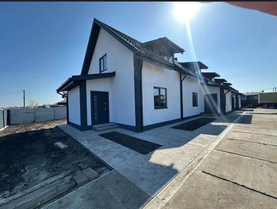Продається сучасний таунхаус