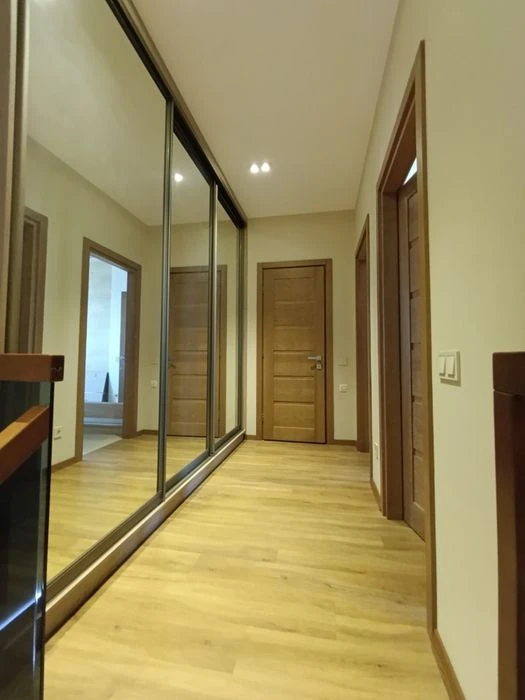 Продам 3-комн. квартиру (два уровня) с ремонтом в ЖК Балков