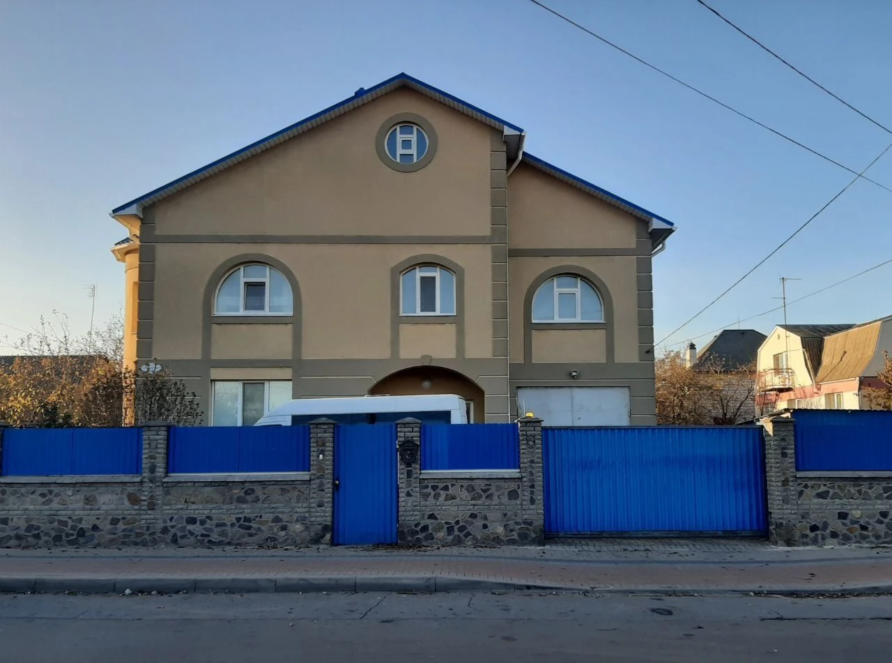 Продаж будинку з власним магазинчиком район Посьолок