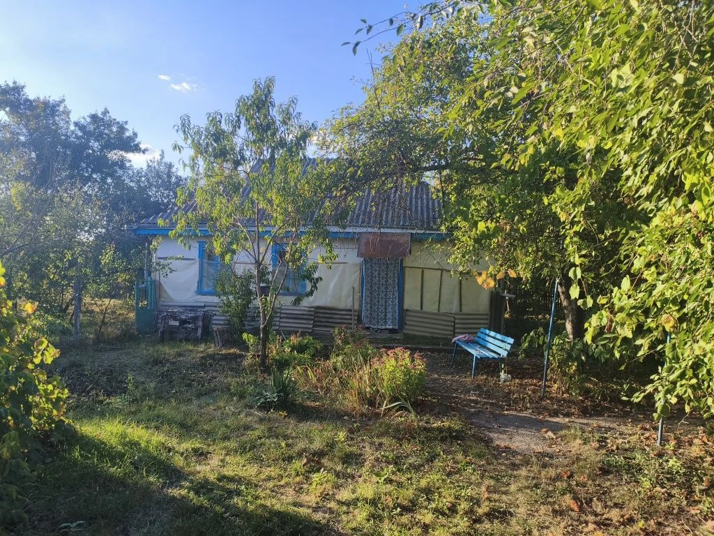 Продам будинок в селі .