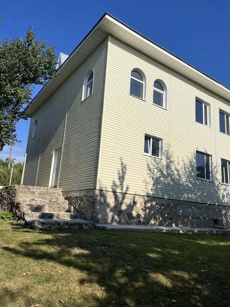 Швидка продажа пів будинку - на Росі - під фінішний  ремонт
