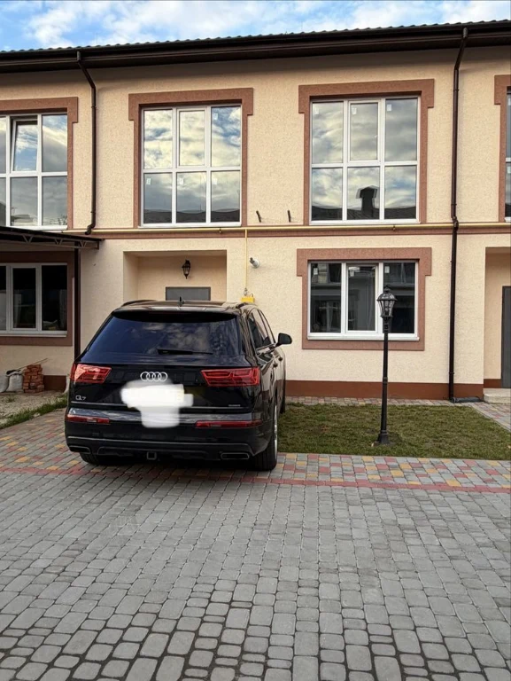 Таунхаус Паларіс 52000
