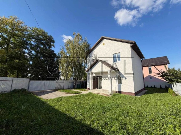 Продаж будинку Бориспіль 120 м2 / 2 поверхи / 4 спальні / 4