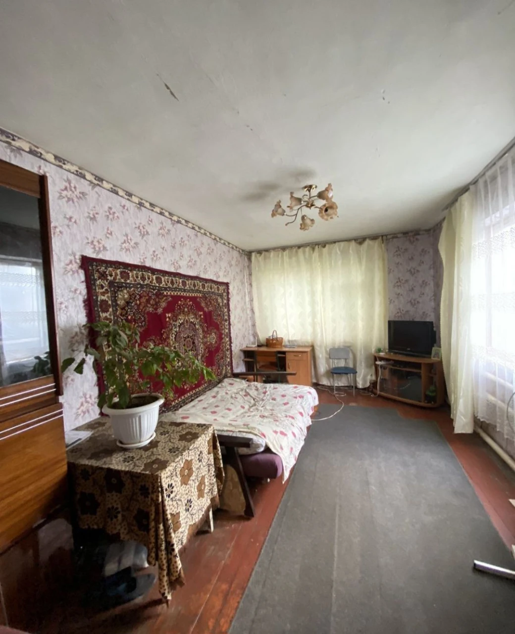 Продвм частину будинку р н школи 6