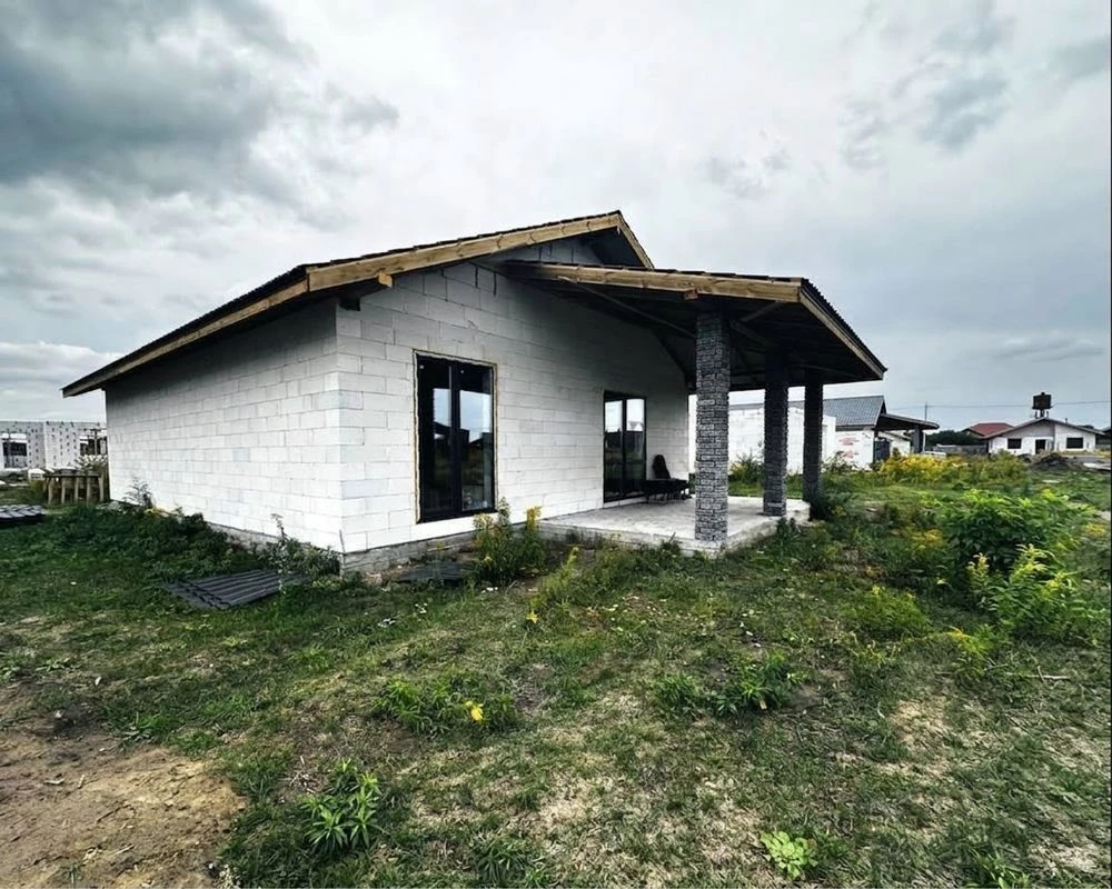 Продаж будинку 85 м² + тераса, права сторона міста.