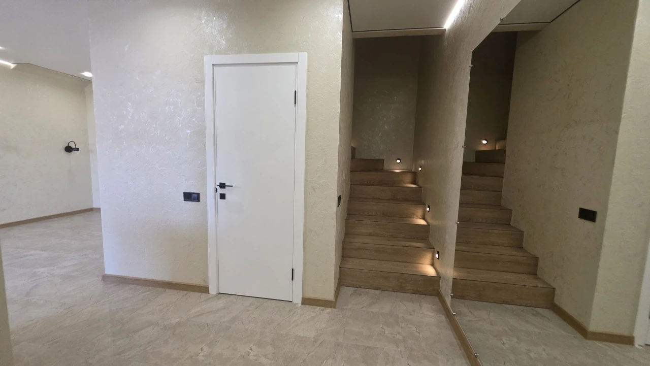 Жилий ТАУНХАУЗ 82 кв.м . поряд з ШКОЛОЮ в ЖК  Паларіс