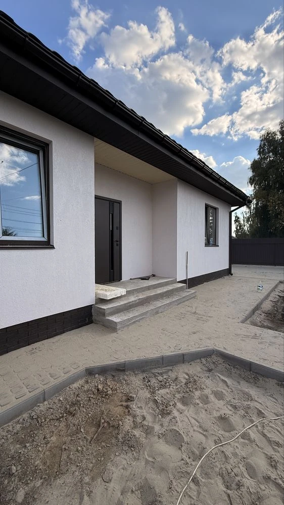 Продається сучасний одноповерховий будинок 110 м² з кімнатою