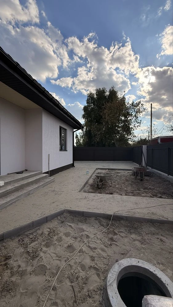 Продається сучасний одноповерховий будинок 110 м² з кімнатою