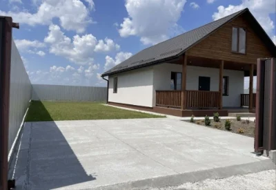 Новий Будинок з РЕМОНТОМ на 4 сот  75 кв.м всі комунаціі м .