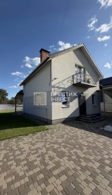 Продаж капітального будинку з газовим опаленням та сонячними