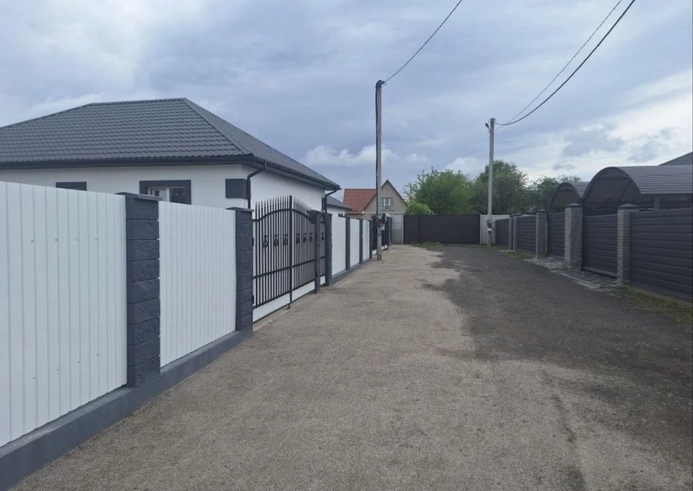 Продаж ГАЗИФІКОВАНОГО БУДИНКУ 80 кв.м 3.5 сот Світло , Скваж