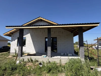 Продаж будинку в р-ні вет. лікарні від забудовника