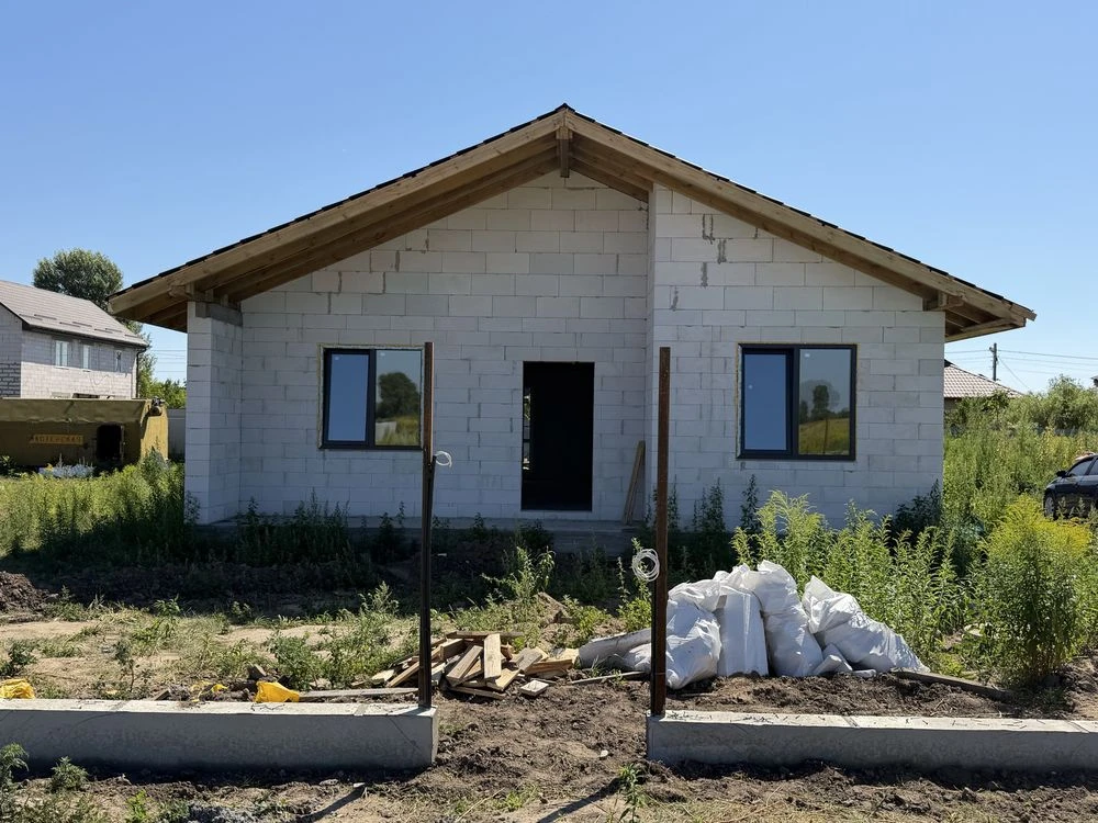 Продаж будинку в р-ні вет. лікарні від забудовника