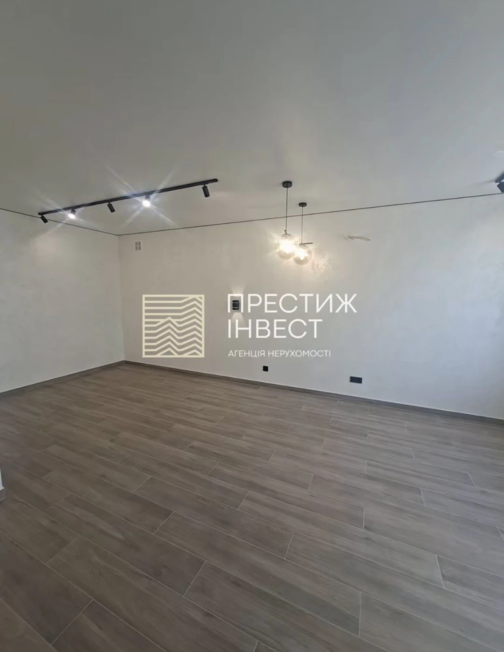 Townhouse for Sale in "Dream House" Residential Complex