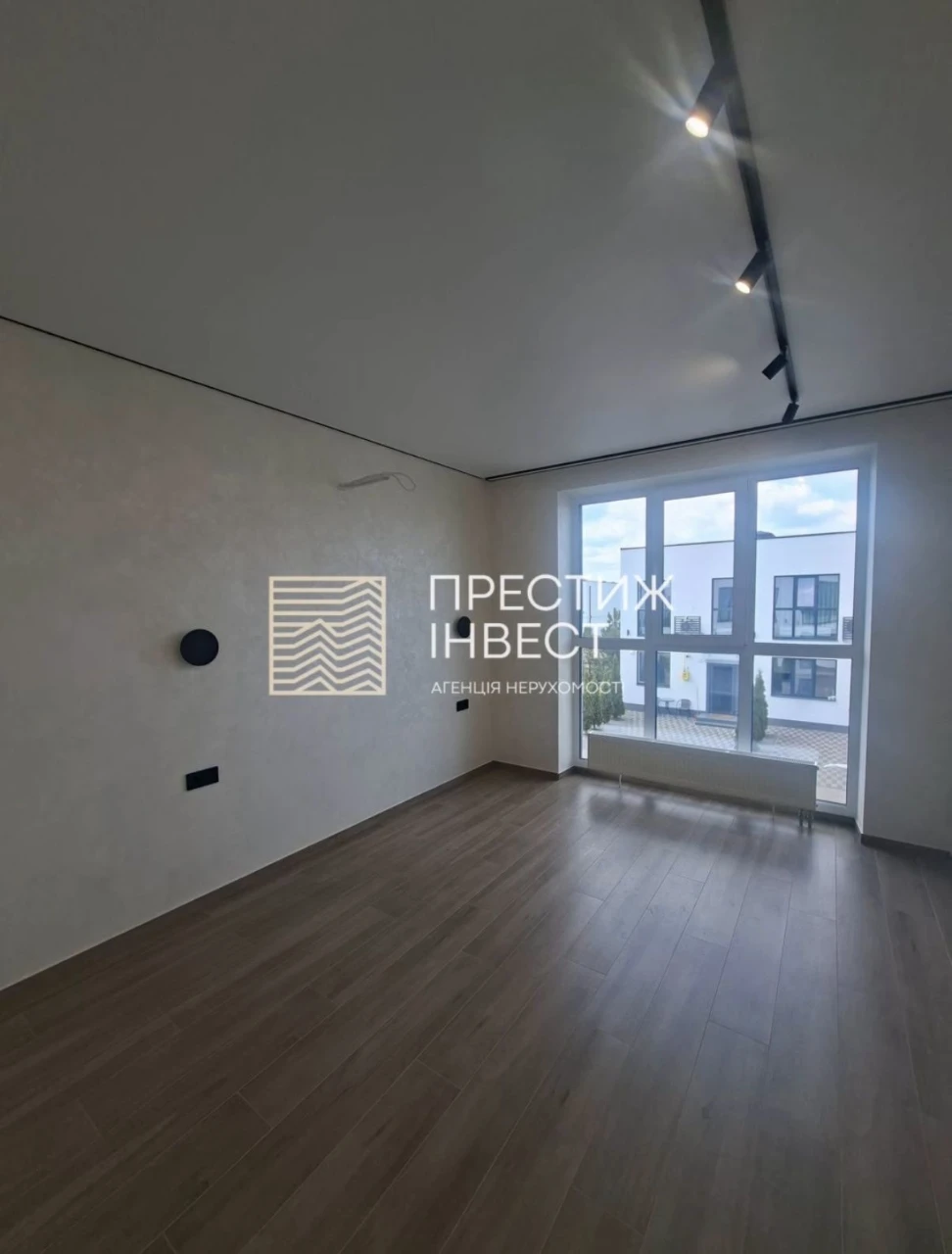 Townhouse for Sale in "Dream House" Residential Complex