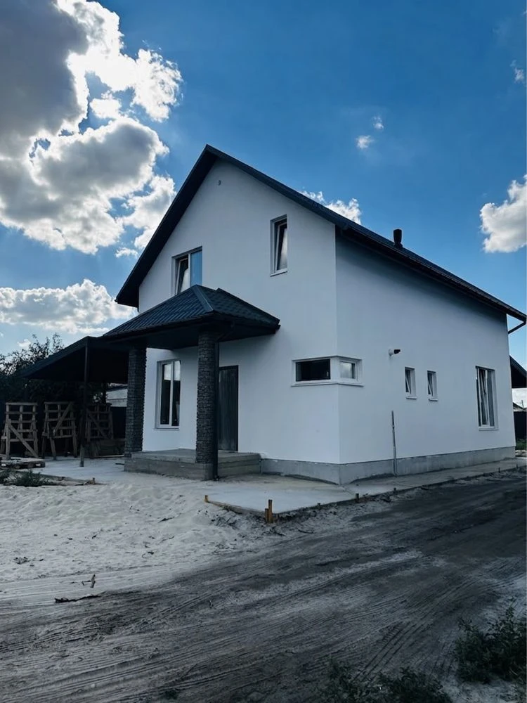 Продаж 2-поверхового будинку 140 м² на 5 сотках з ремонтом н