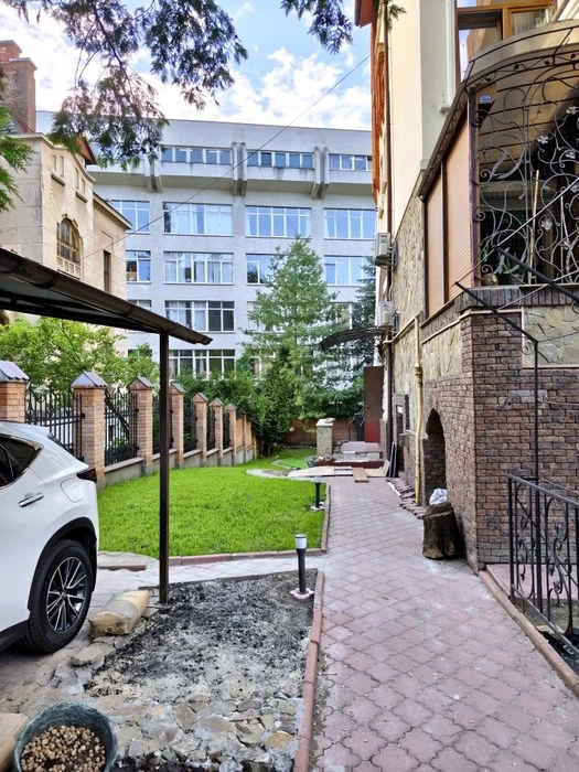 Продажа квартиры 154 м2 ул. Кубанская в Австрийской вилле бы