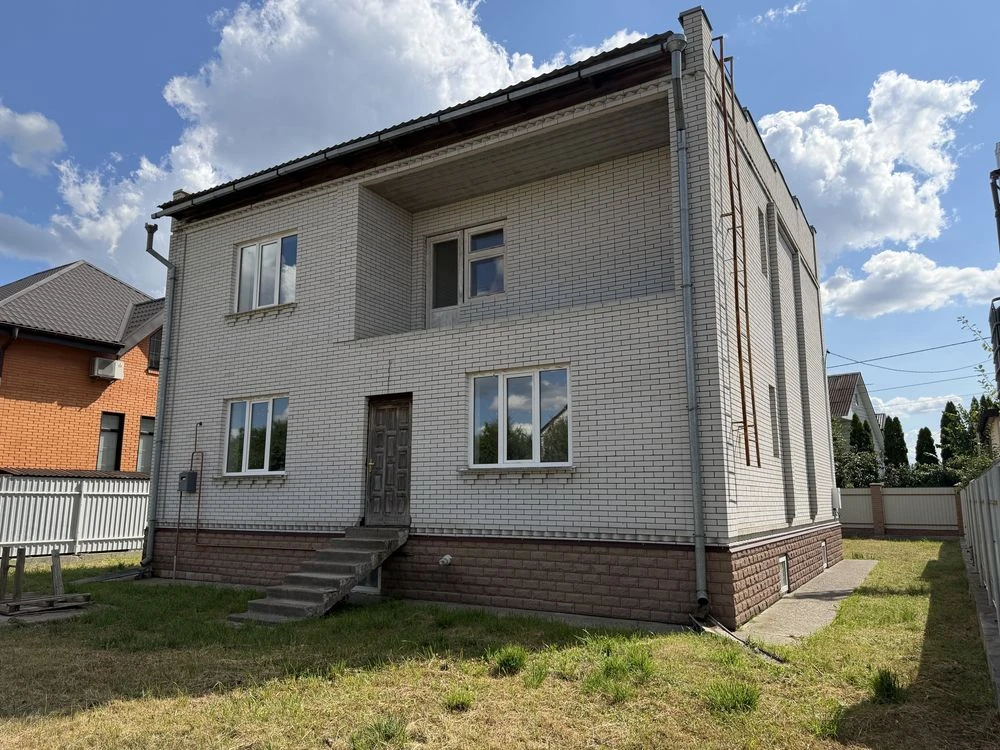 Продам будинок цегляний в царському селі 276 кв.метрів