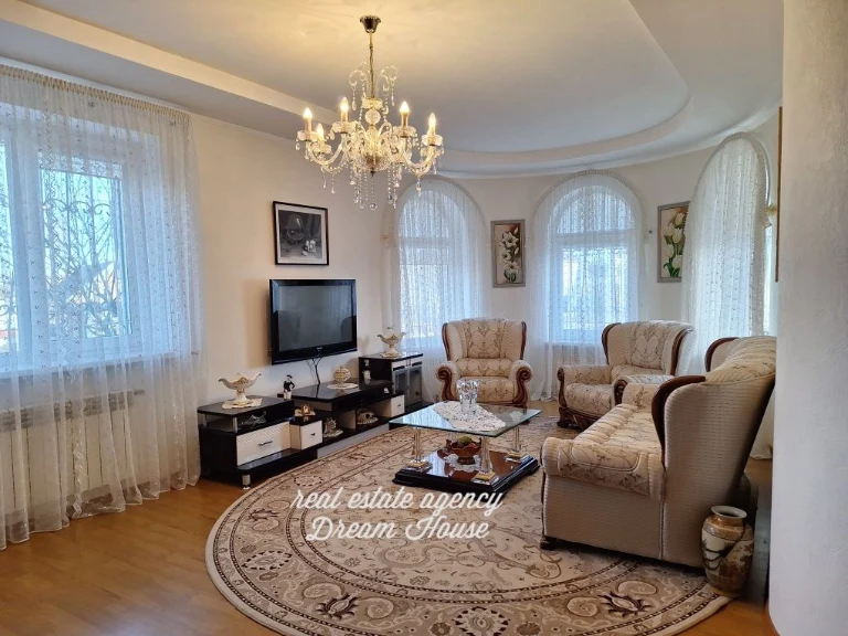 Будинок 334 м ремонт+ ПОВНА КОМПЛЕКТАЦІЯ, 9 соток , гараж, н