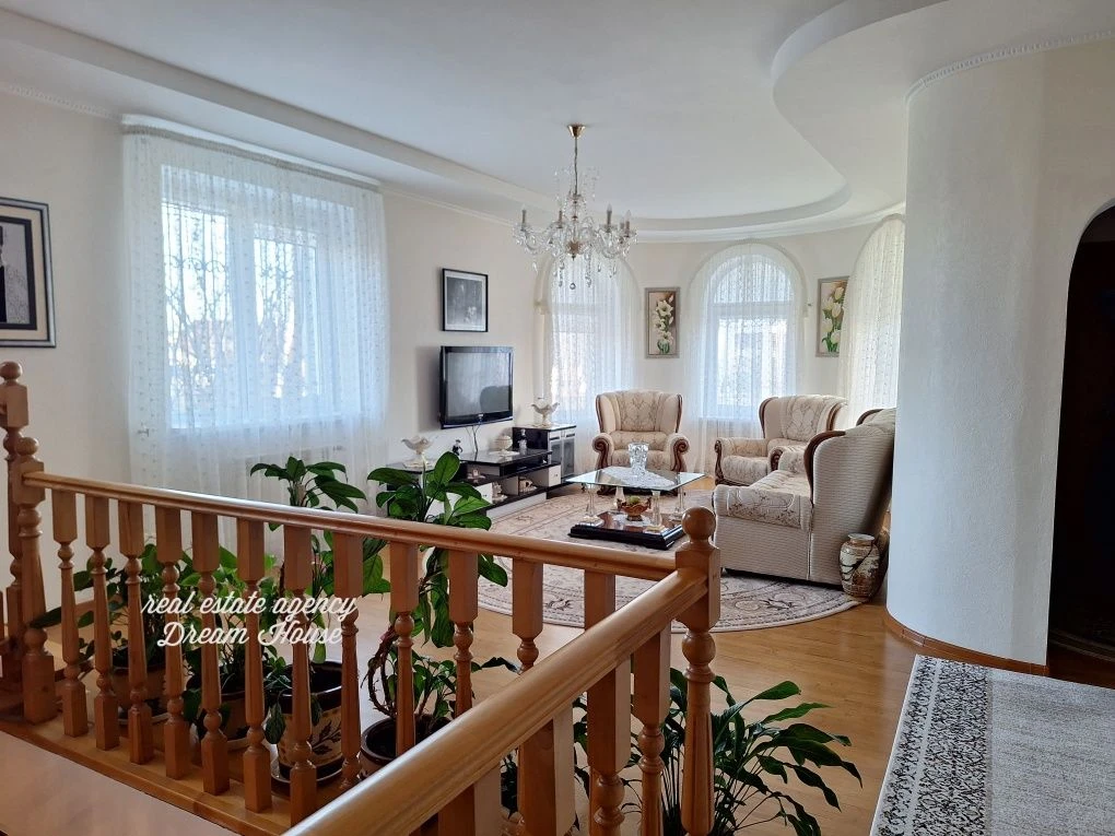 Будинок 334 м ремонт+ ПОВНА КОМПЛЕКТАЦІЯ, 9 соток , гараж, н