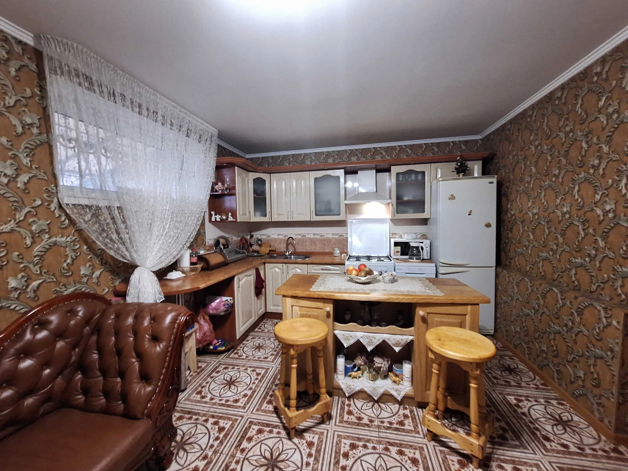 Будинок 334 м ремонт+ ПОВНА КОМПЛЕКТАЦІЯ, 9 соток , гараж, н