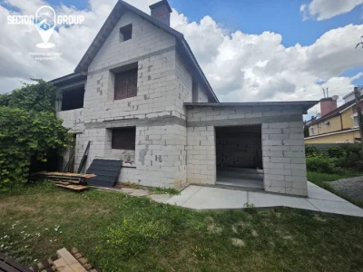 Центр міста. 145 кв.м. 7.5 соток. Газ.
