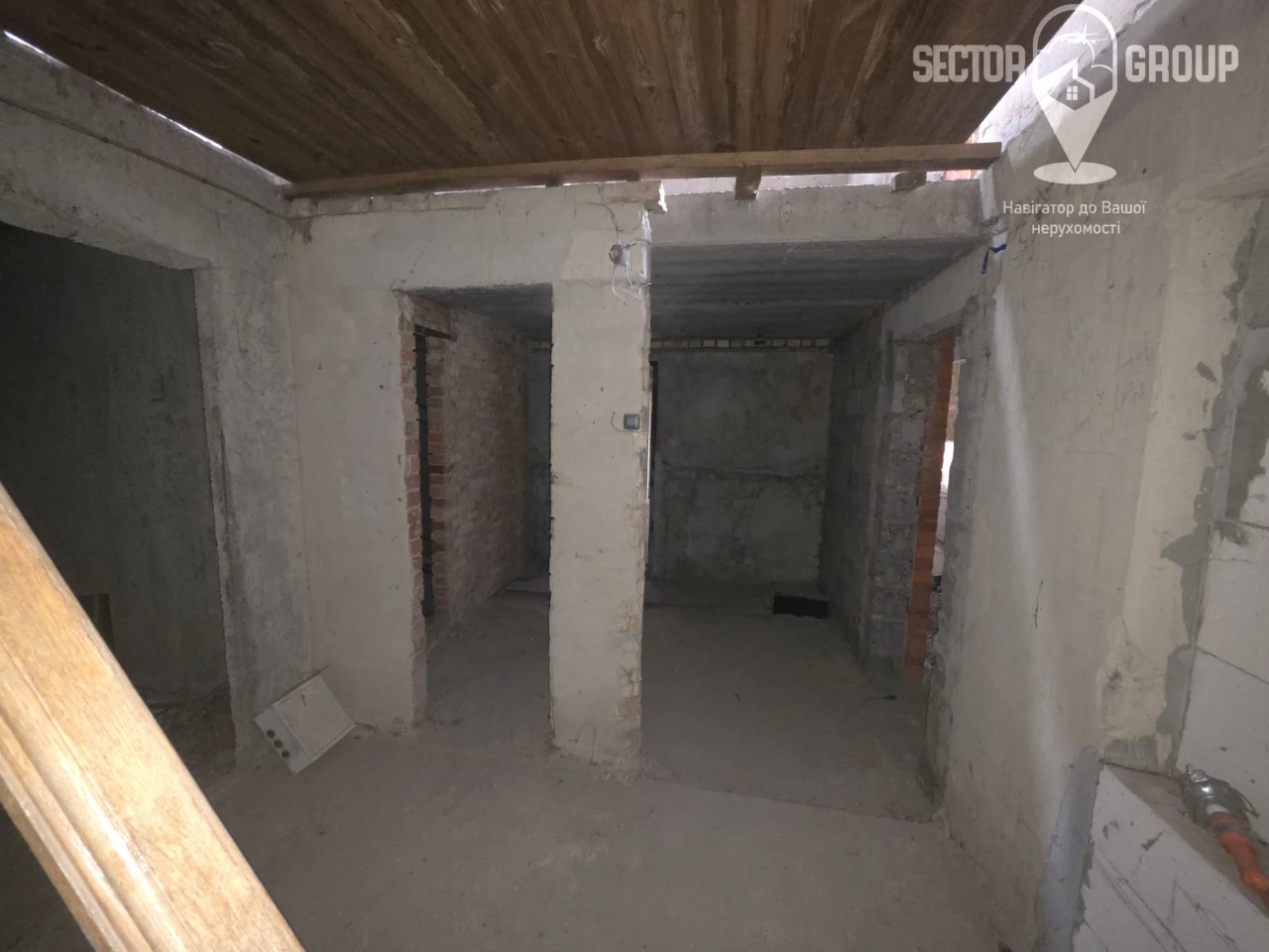 Центр міста. 145 кв.м. 7.5 соток. Газ.