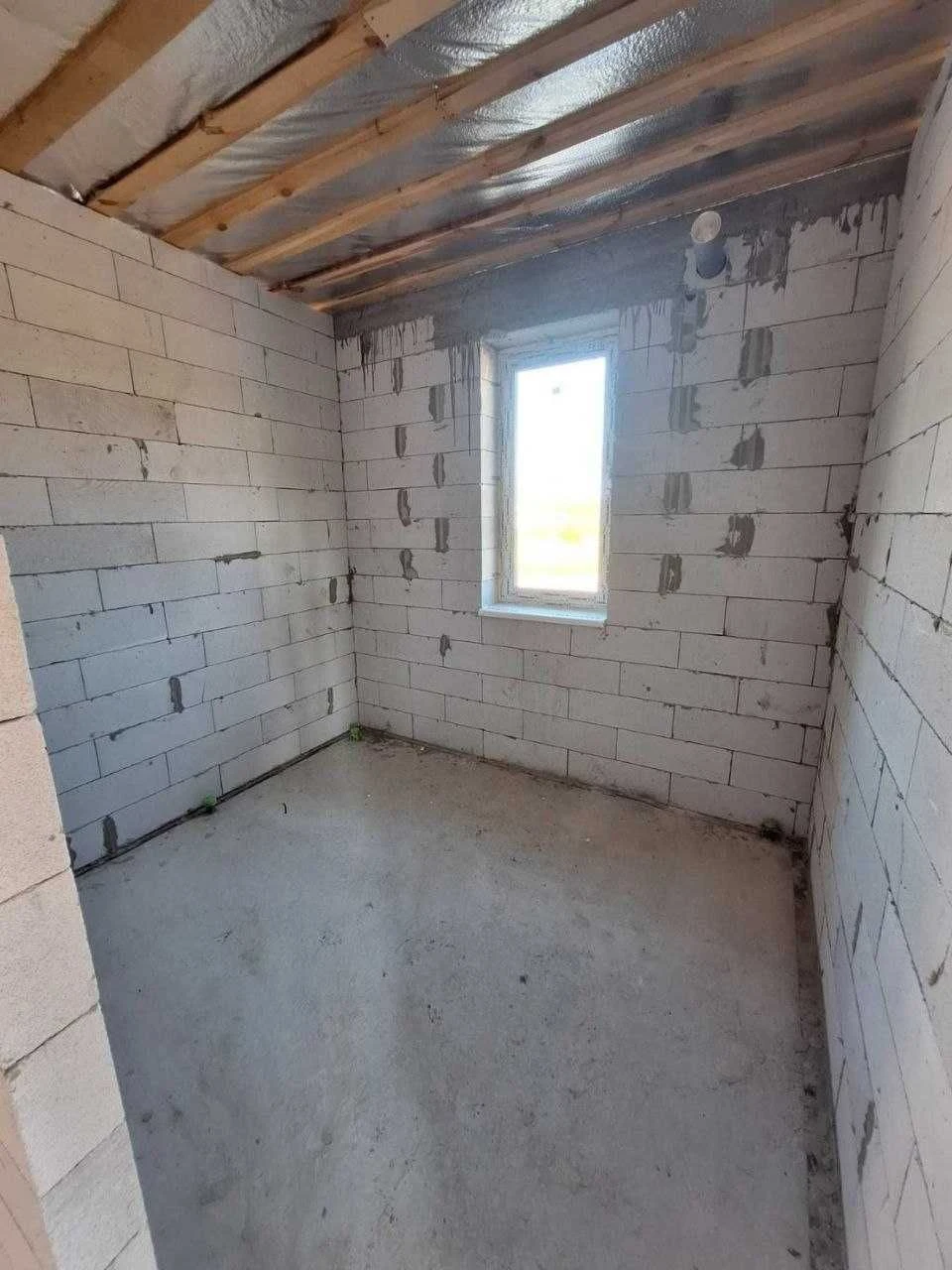 Продам  будинок 100кв коробка