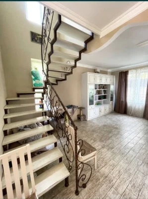 House Chervony Khutor