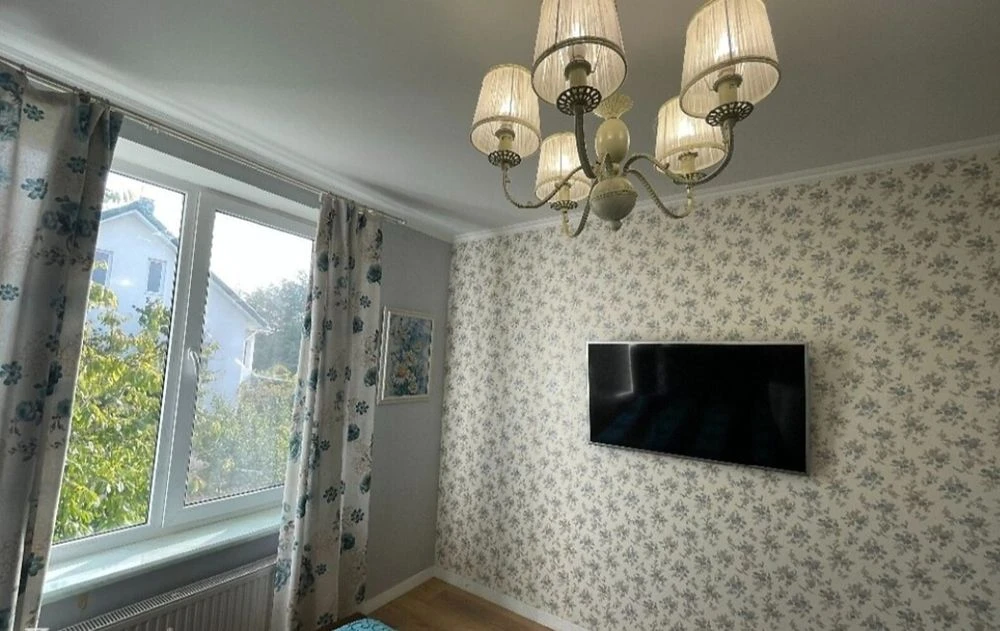 House Chervony Khutor