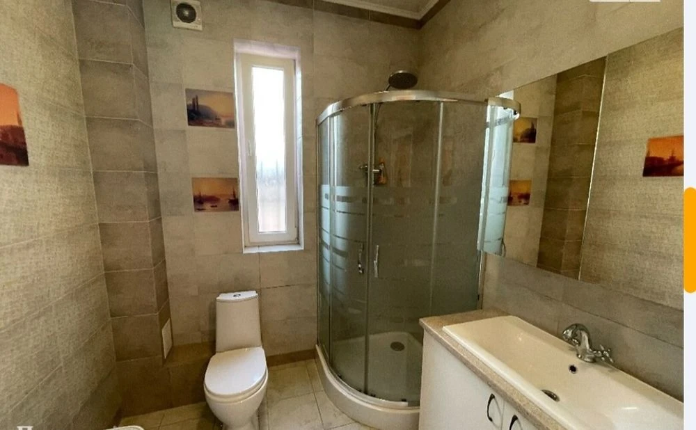 House Chervony Khutor