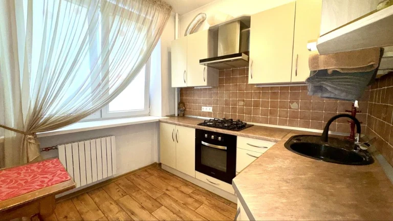 I am selling a two-room Stalinist house with renovation in the Mazepa district.