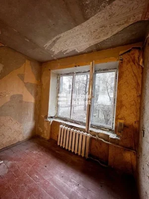 I will sell a 1-room apartment on Heroiv Kharkov Ave., 198/2