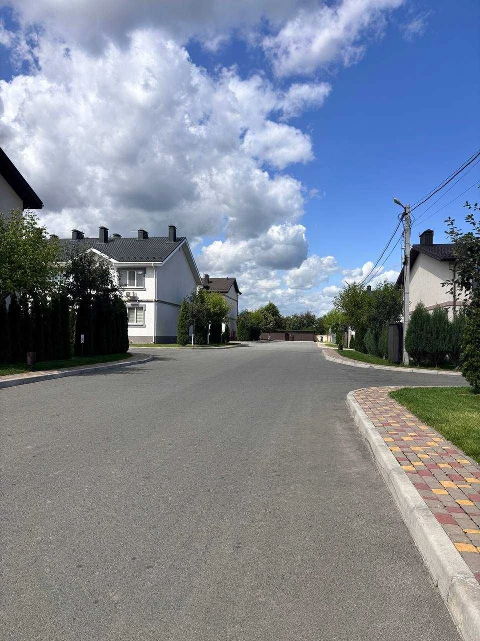 продаж будинку з ремонтом ,новий ,ніхто не жив