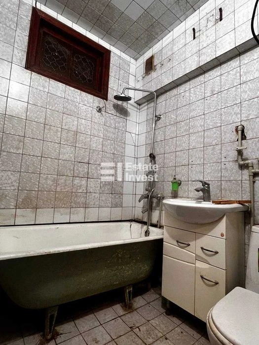 I will sell a 1-room apartment on Heroiv Kharkov Ave., 198/2