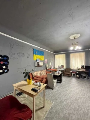 Квартира в центре со своим двором, 375254
