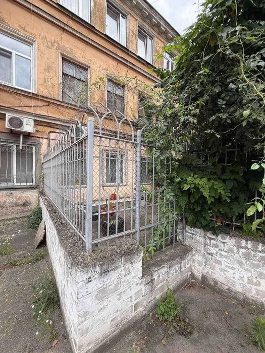 Квартира в центре со своим двором, 375254