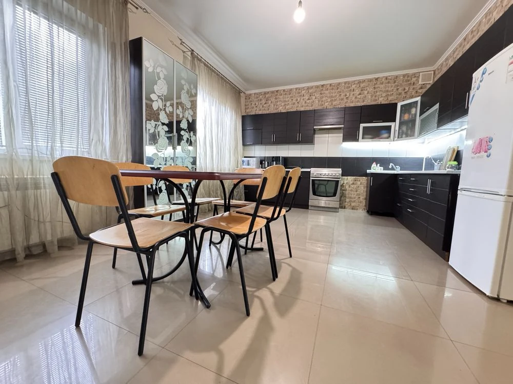 Цегляный дом в Борисполе 220 м² - 10 соток. Гараж/баня/п