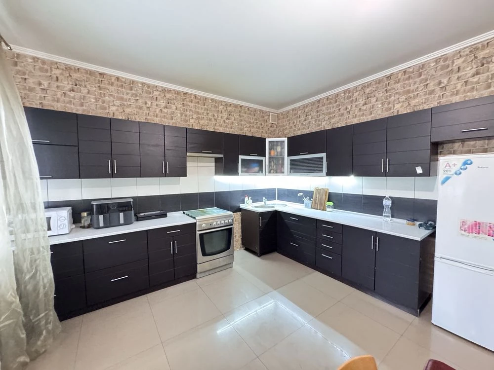 Цегляный дом в Борисполе 220 м² - 10 соток. Гараж/баня/п