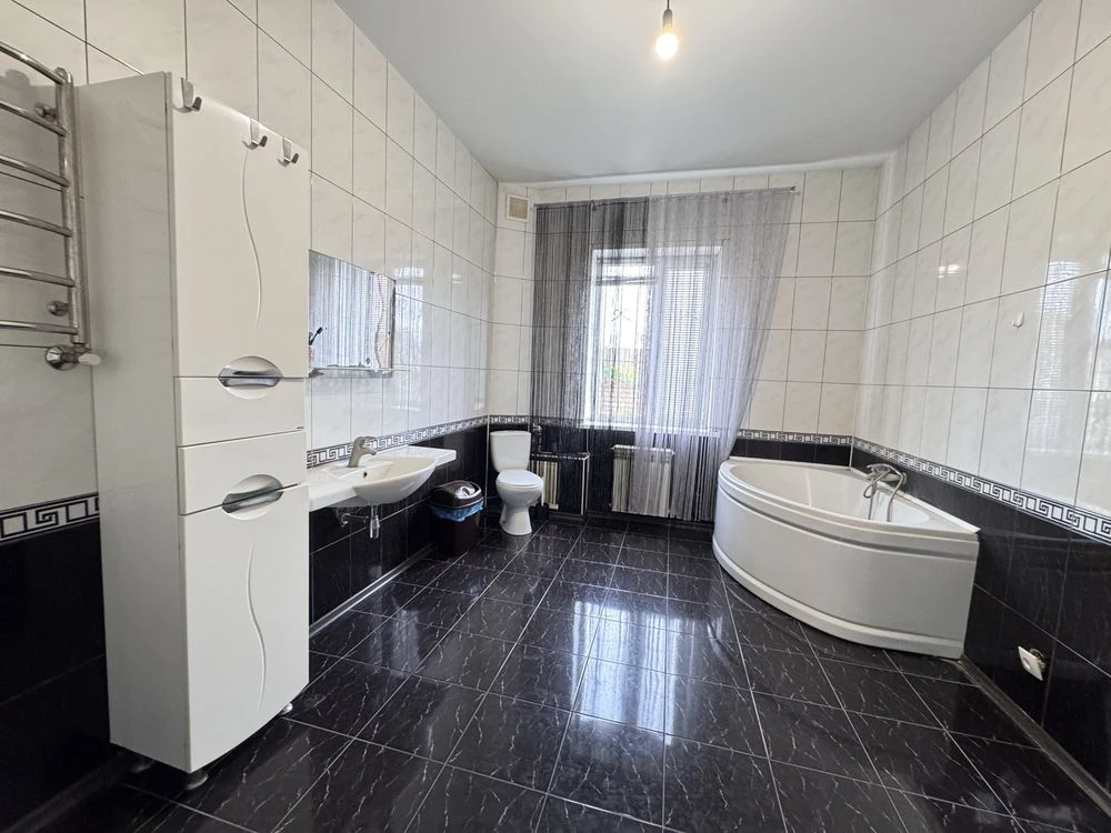 Цегляный дом в Борисполе 220 м² - 10 соток. Гараж/баня/п