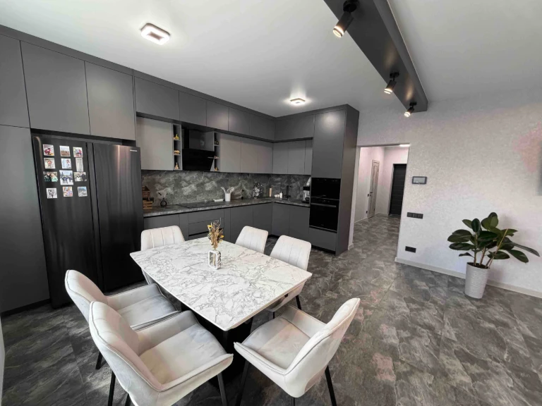 Продам будинок з меблями, технікою 104м2 у Борисполі вулиця
