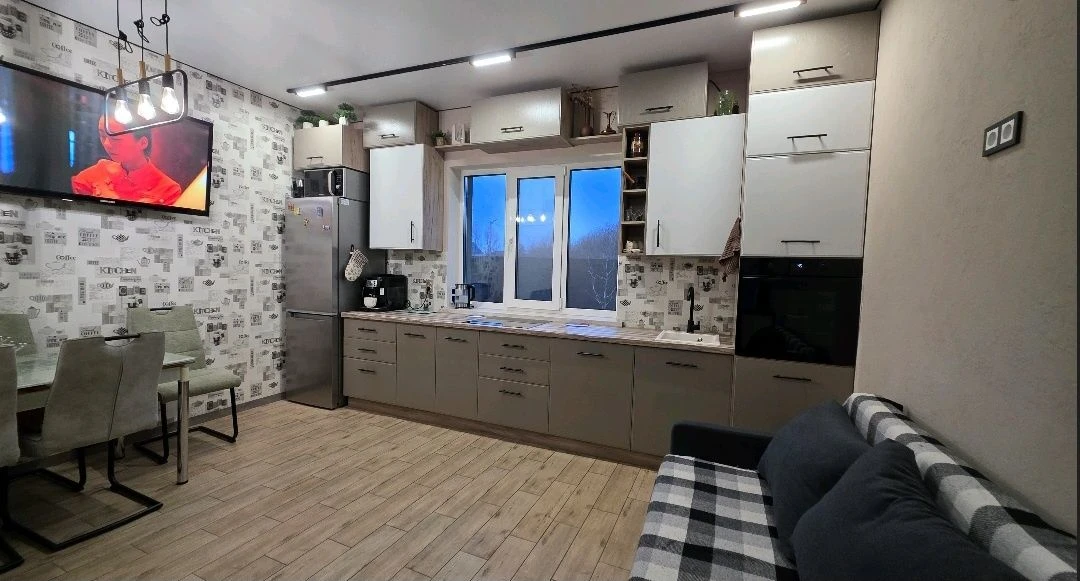 ЖИЛИЙ  БУДИНОК  120 кв.м. з меблями та ТЕХНІКОЮ на 10 сотках
