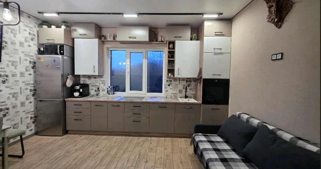 ЖИЛИЙ  БУДИНОК  120 кв.м. з меблями та ТЕХНІКОЮ на 10 сотках