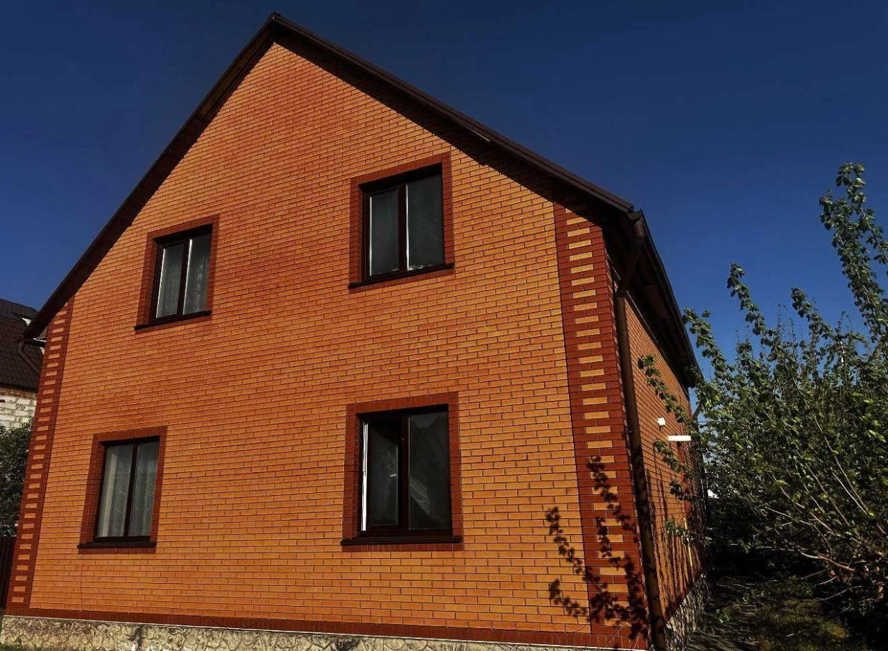 House for Sale - 160 Sqm, 8 Acres, Gas