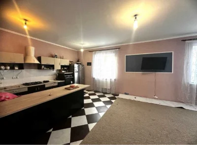 House for Sale - 160 Sqm, 8 Acres, Gas