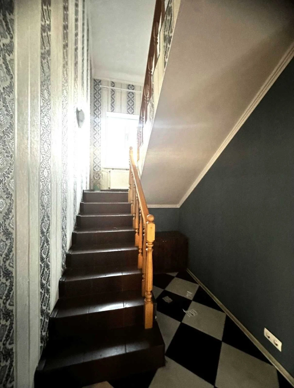 House for Sale - 160 Sqm, 8 Acres, Gas
