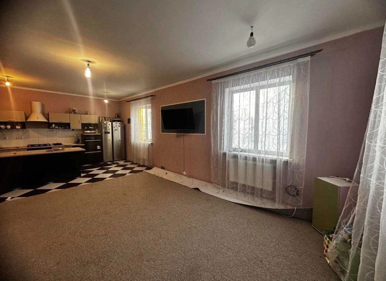 House for Sale - 160 Sqm, 8 Acres, Gas