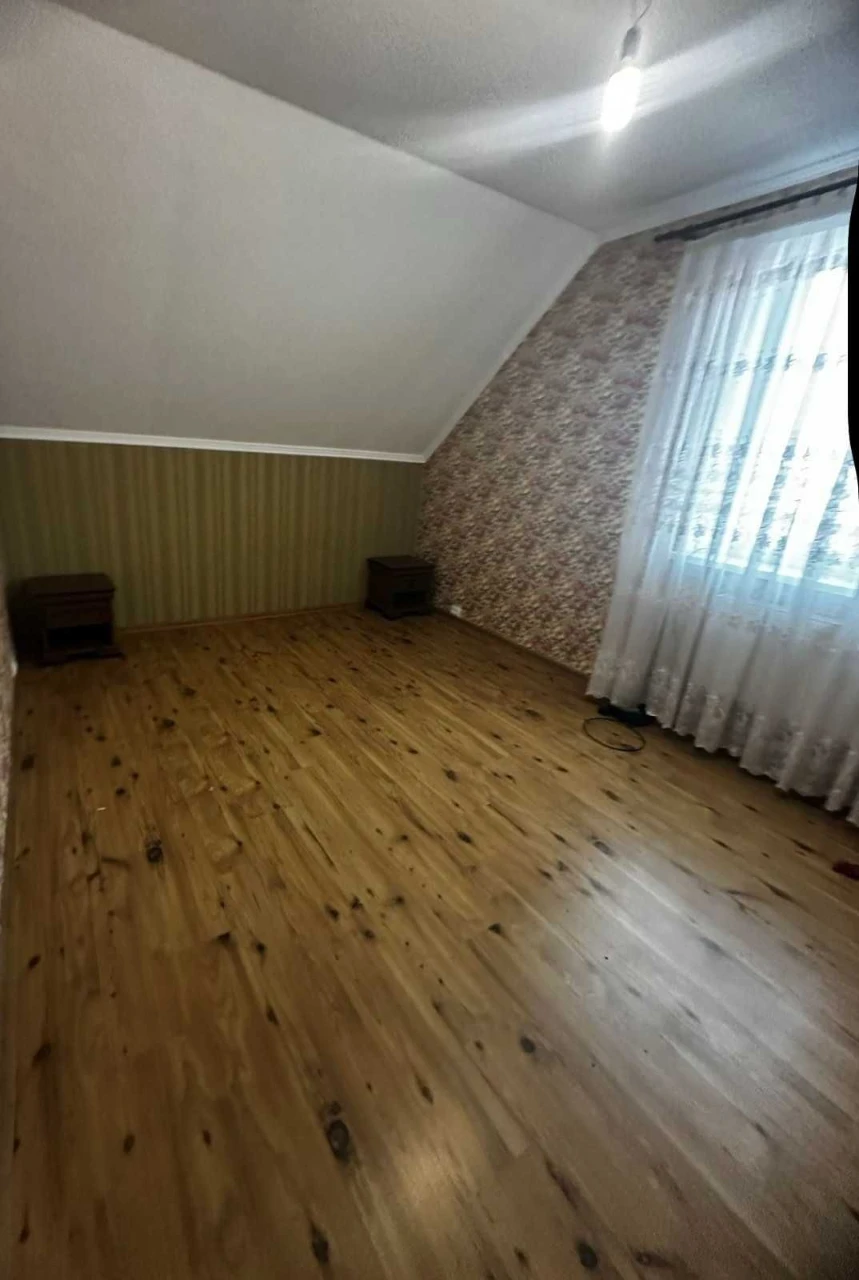 House for Sale - 160 Sqm, 8 Acres, Gas