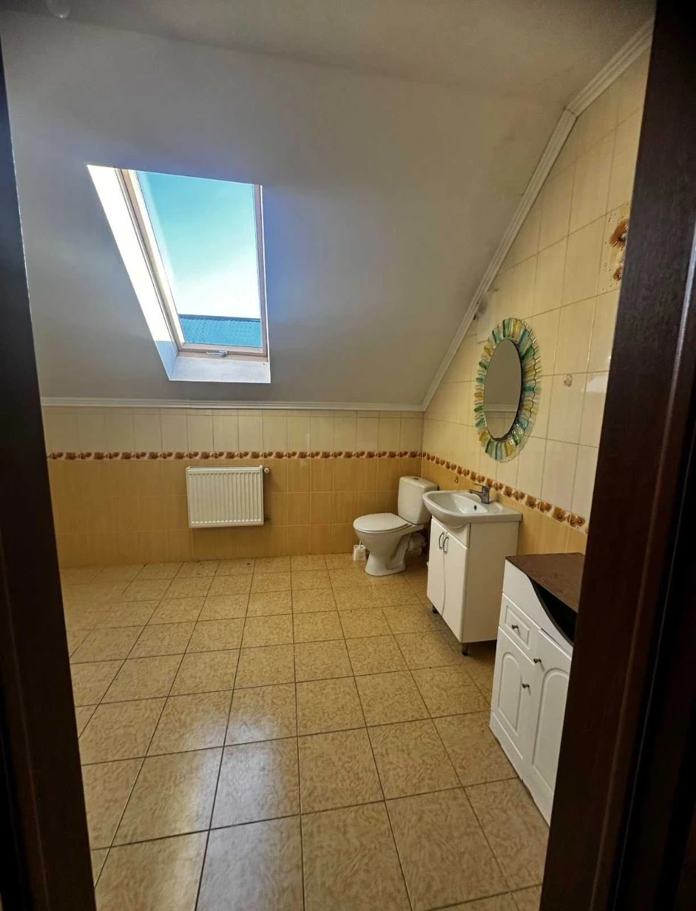 House for Sale - 160 Sqm, 8 Acres, Gas